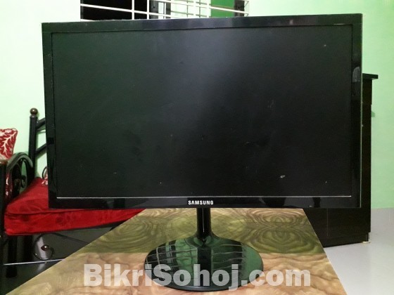 Samsung 18.5 Inches Led monitor SF350